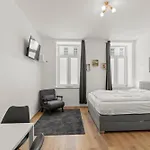 Farawayhomes Studios 43